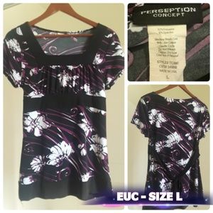 💜 Floral Top! 💜